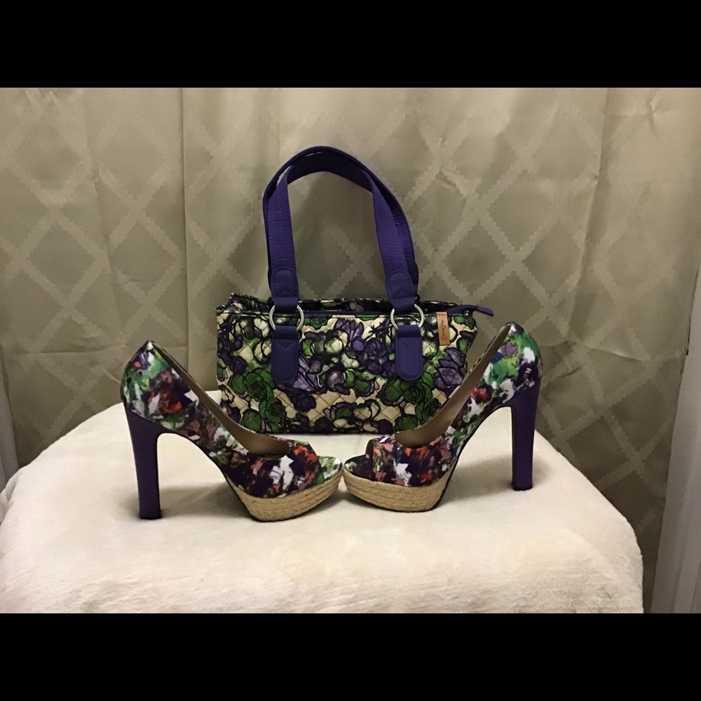 (56x) 2B by BeBe Stiletto Peep Toe Pumps - Picture 7 of 10
